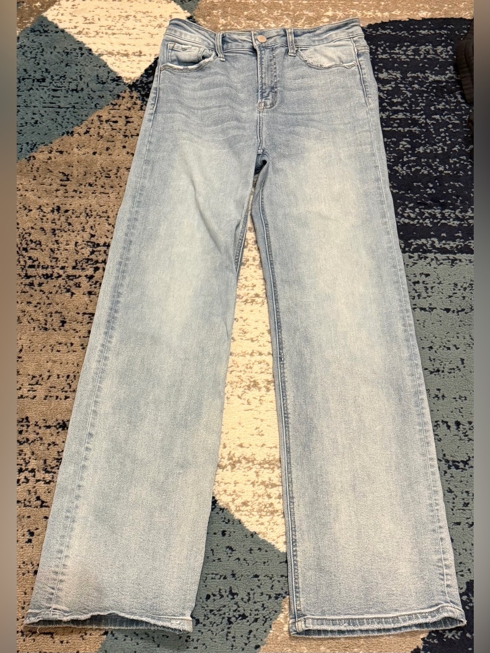 Women’s Risen High Rise Straight Leg Raw Hem Jeans Light Wash